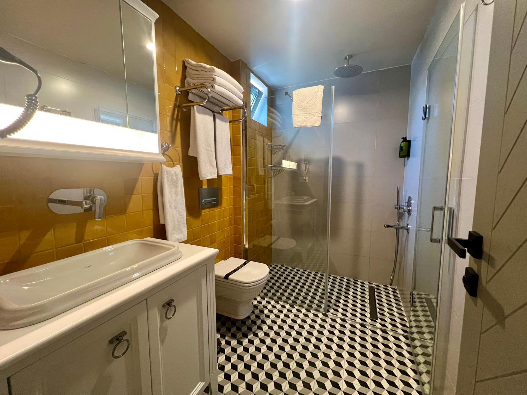 Weingart Suites Hotel Истанбул Екстериор снимка
